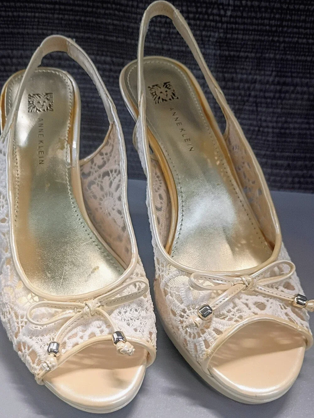 Anne Klein Ivory Lace Peep-Toe Slingback Heels with Bow Detail Size 8.5